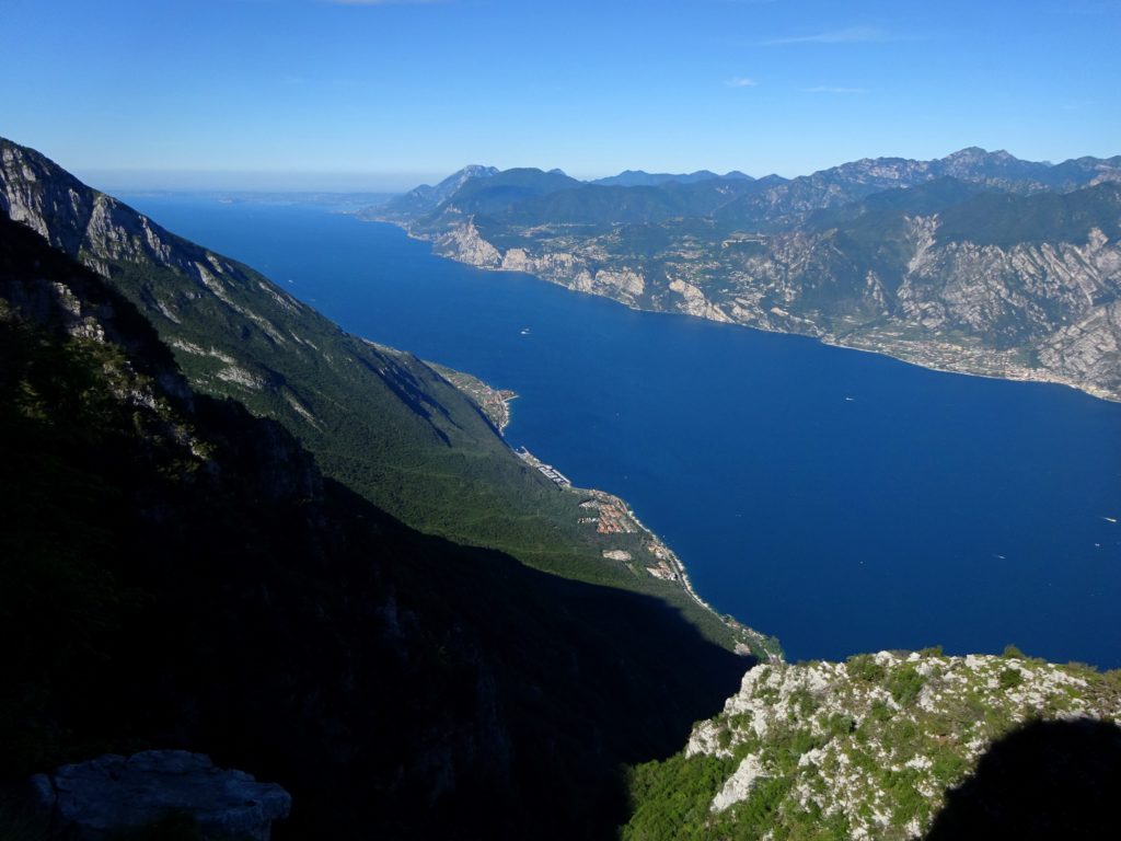 Altissimo di Nago, il lago di Garda dalle Mandriole