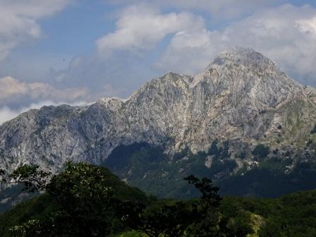 Giro del Monte Sagro Pizzo d'Uccello