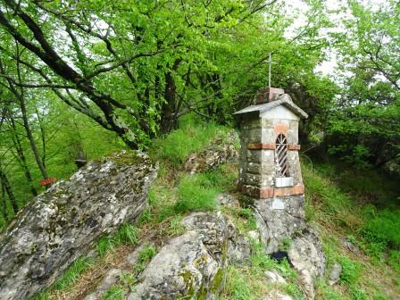 Zoagli pilastrino votivo variante Monte Castello