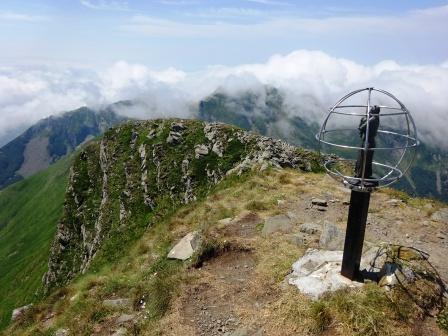 Alpe di Succiso vetta Madonnina