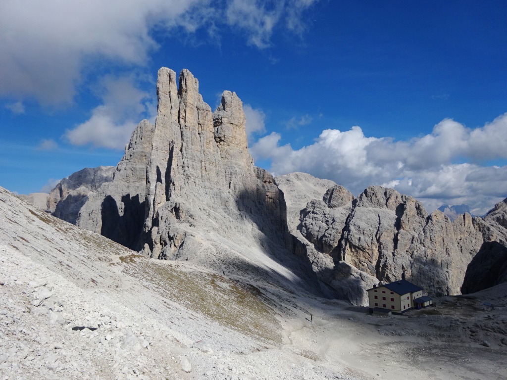 torri del vajolet rifugio re alberto