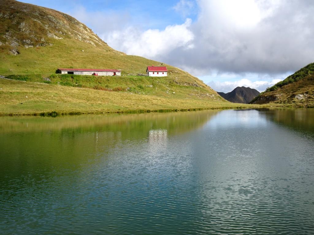 Lago Avostanis