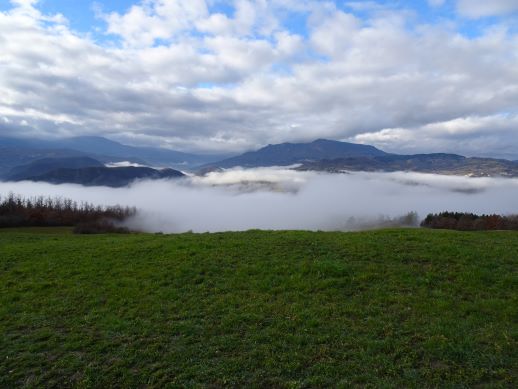 Appennino Reggiano nuvole basse